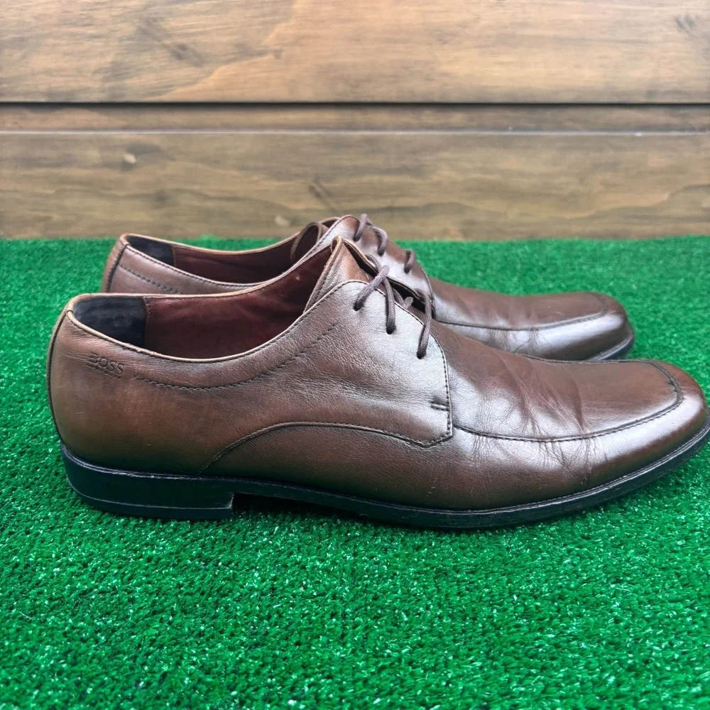 Hugo Boss Dress Shoes Mens 9 Brown Upper Leather Lace Up Square Toe 50219235‎